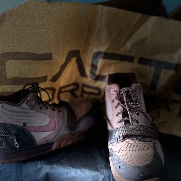 Men’s cactus jack Nike with box. - Picture 8 of 10